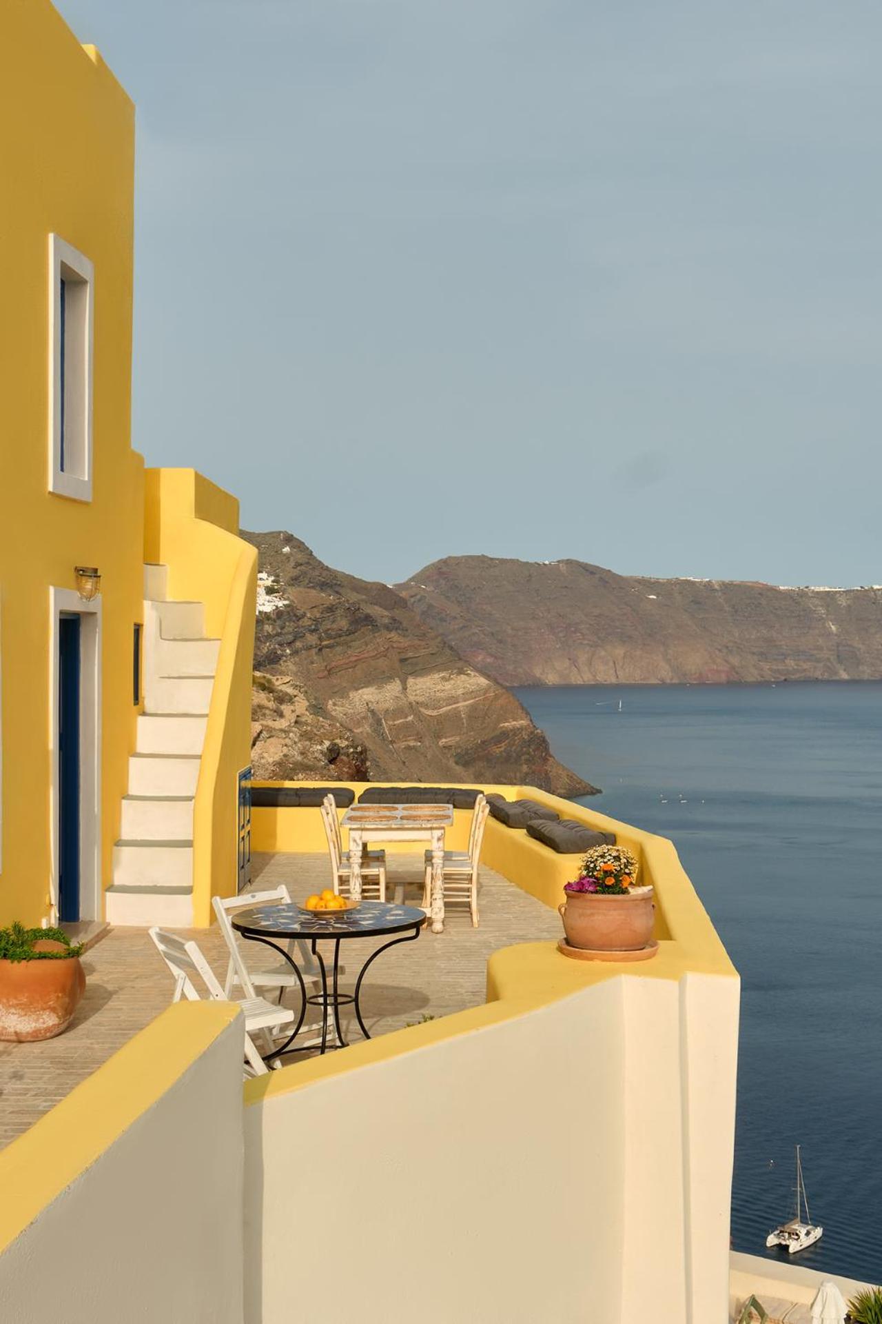 Ilivatos - Elegant Villa On The Caldera'S Edge Иа Екстериор снимка