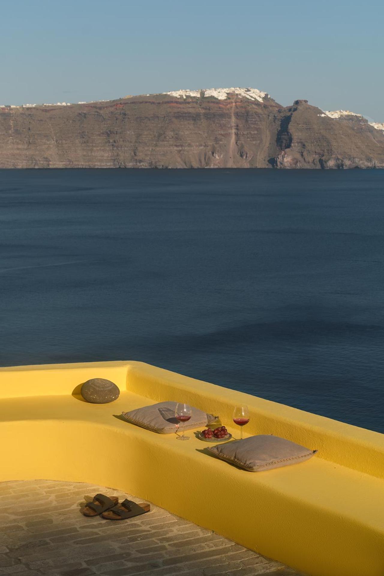 Ilivatos - Elegant Villa On The Caldera'S Edge Иа Екстериор снимка
